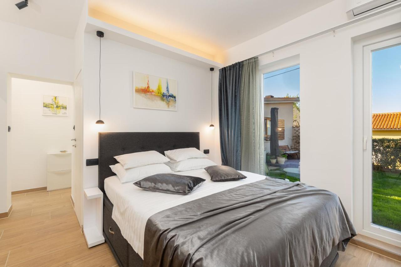 Studio Apartman Lilly With Private Parking In The Yard Of The House Pula Luaran gambar