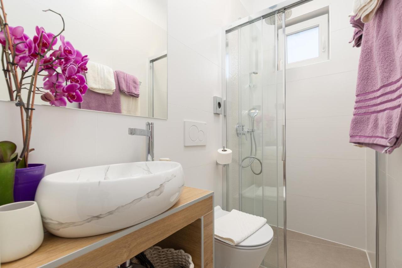 Studio Apartman Lilly With Private Parking In The Yard Of The House Pula Luaran gambar