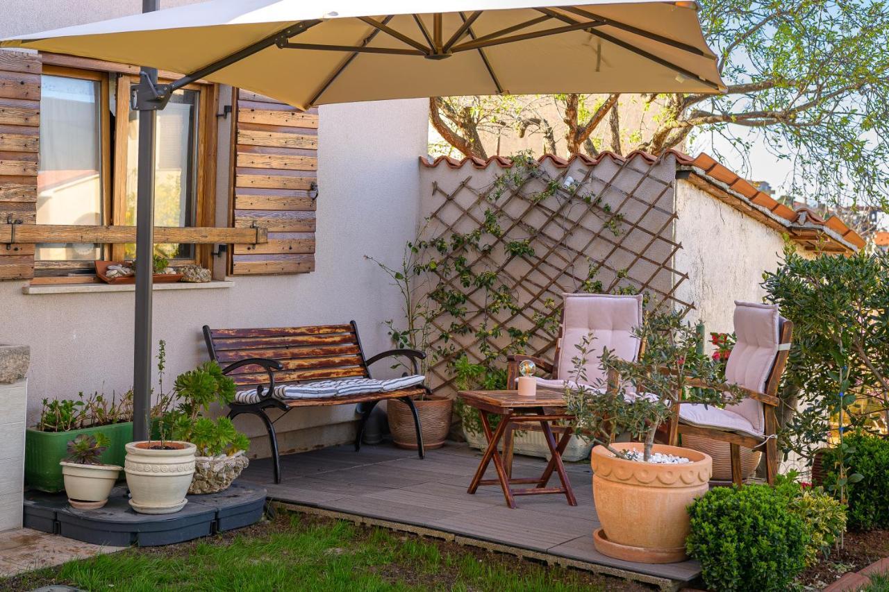 Studio Apartman Lilly With Private Parking In The Yard Of The House Pula Luaran gambar